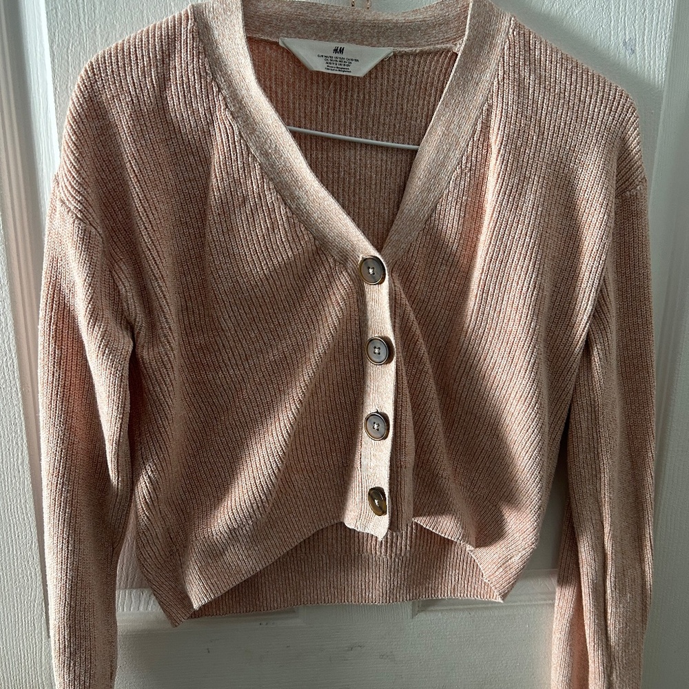 Crop top button-up knitted sweater